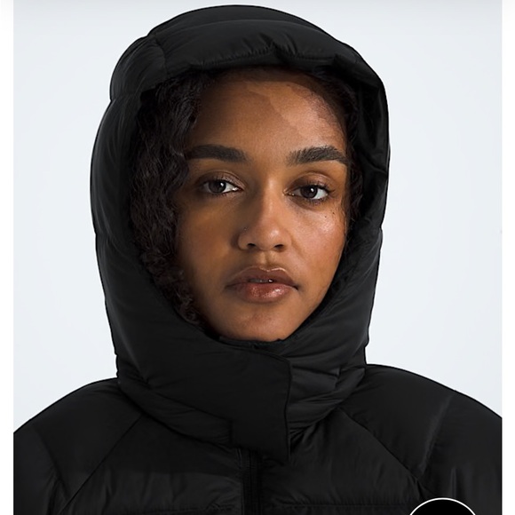 Women's North Face Black Puffer Coat - Picture 8 of 8